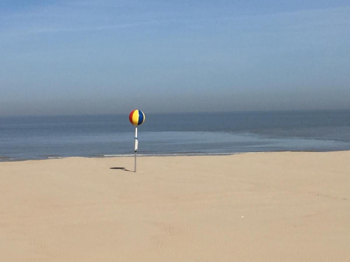 Rustig Appartement Met Zeezicht Dicht Bij Het Centrum Ostende Kültér fotó