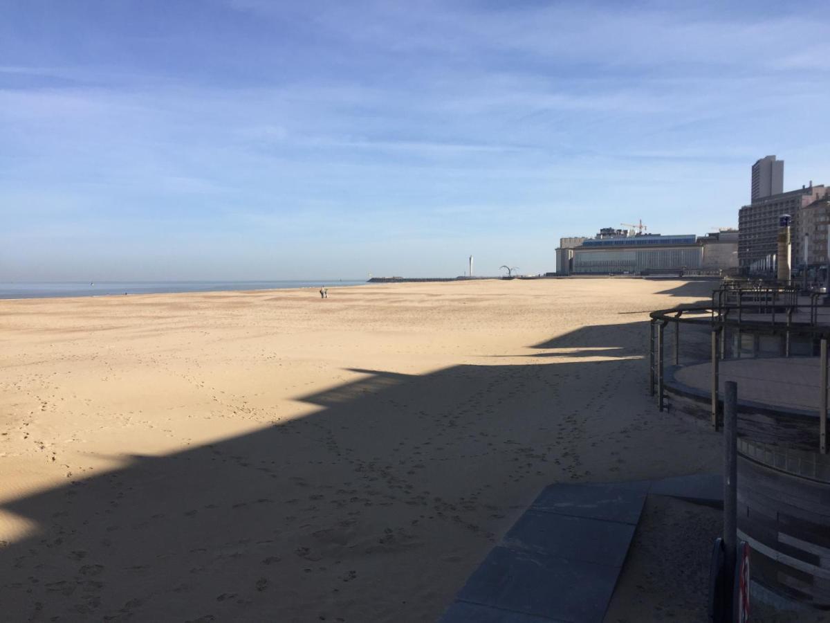 Rustig Appartement Met Zeezicht Dicht Bij Het Centrum Ostende Kültér fotó