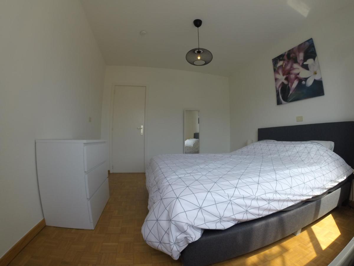 Rustig Appartement Met Zeezicht Dicht Bij Het Centrum Ostende Kültér fotó